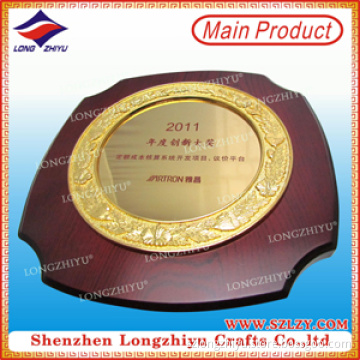 Casting Gold Plate Engraving Text Wooden Plaque Shield Plaque Factory Sale Award Wooden Plaque (LZY-P005)